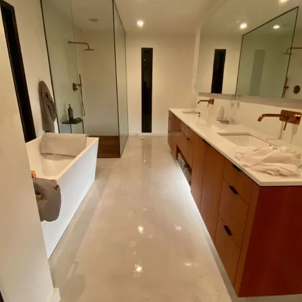 Pearl-tone floor in a bathroom, Cottonwood Heights, Utah